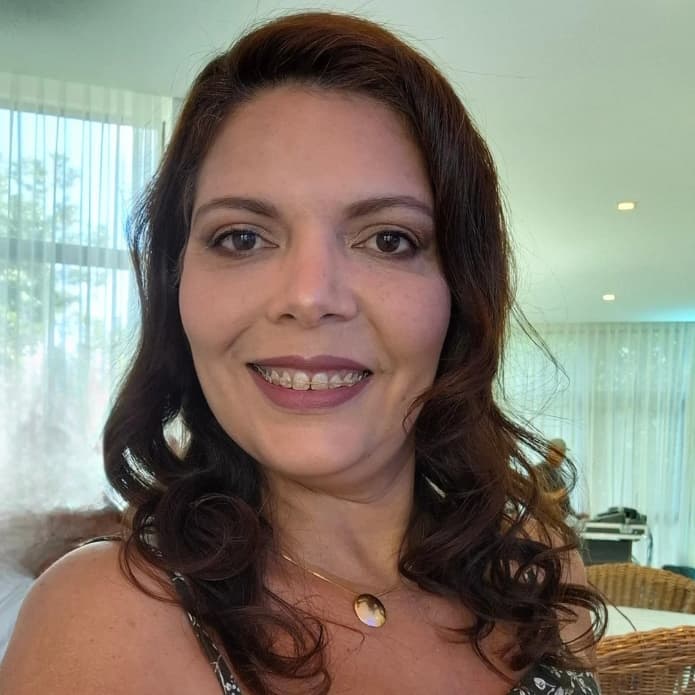 Liz Magalhães Brito